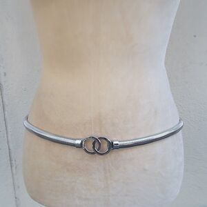 Vince Camuto Silver Metal Stretch Belt M/L Double Ring Buckle Slinky 90s